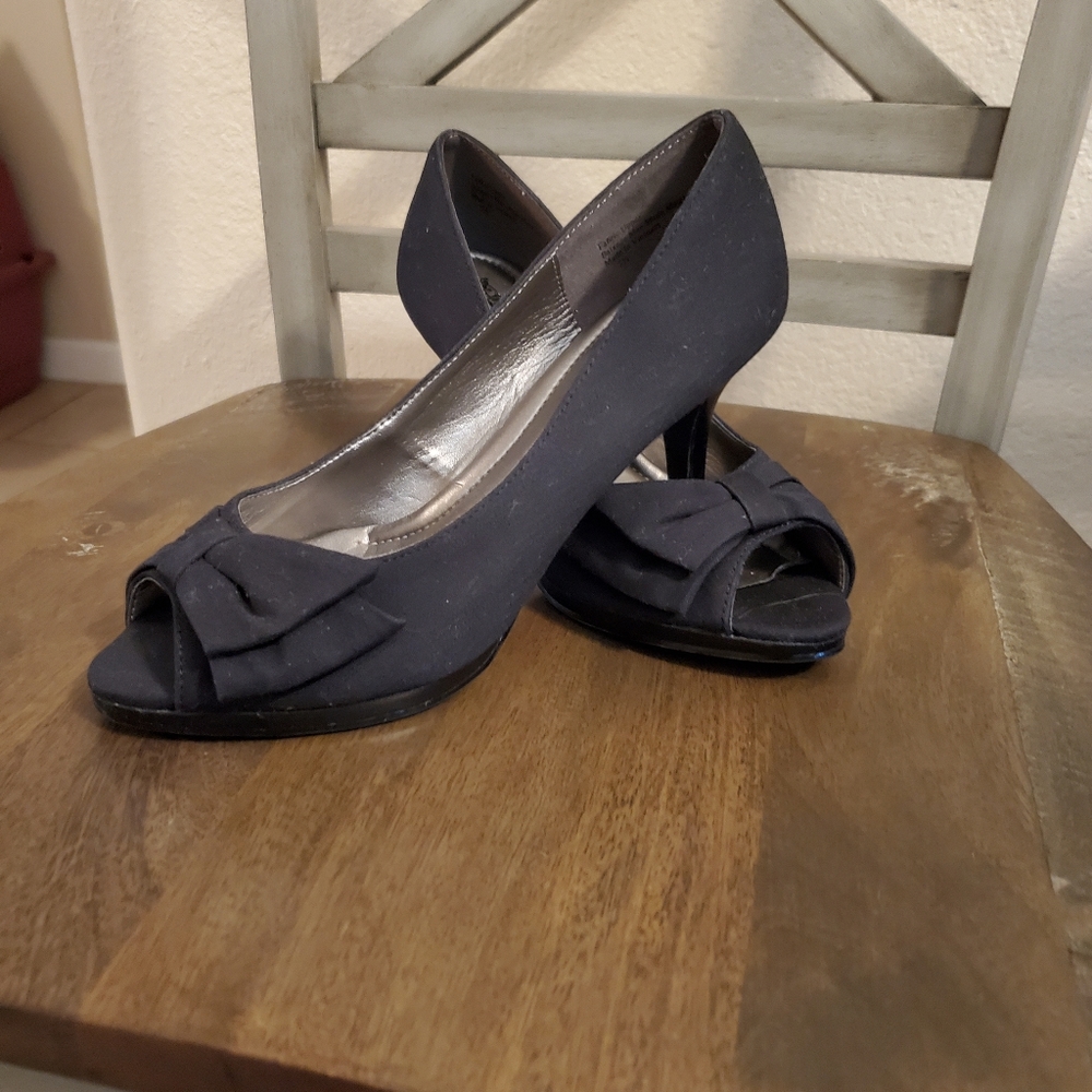 Coach and Four black heels with open toe & bow